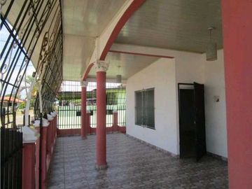 VENTA CASA CHALET LA CHORRERA NEGOCIABLE