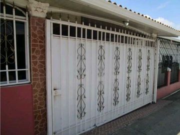 VENTA CASA CHALET LA CHORRERA NEGOCIABLE