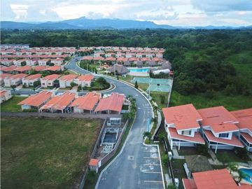 VENTA CASA  AMOBLADA 210m2 CORONADO NEGOCIABLE