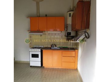 EN VENTA CASA EN EL BOLSON A 10 CUADRAS DE LA PLAZA PRINCIPAL CA-302