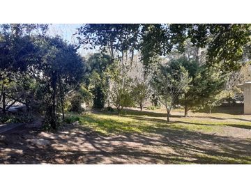 Venta Casa c/ quincho y cocheras!!! Todos los servicios!!!