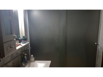 Venta Casa c/ quincho y cocheras!!! Todos los servicios!!!