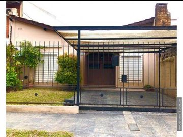 Chalet en venta en Castelar Sur