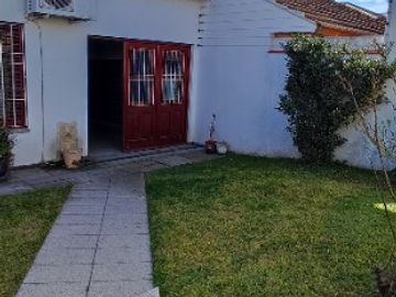 Chalet en venta en Bernal Oeste