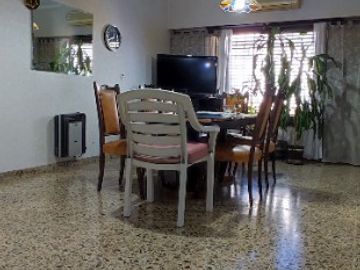 Chalet en venta en Bernal Oeste