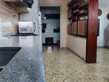 Chalet en venta en Bernal Oeste