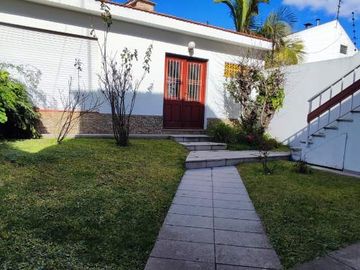 Chalet en venta en Bernal Oeste
