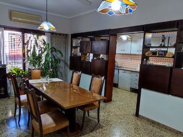 Chalet en venta en Bernal Oeste