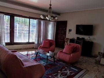 Chalet en venta en Bernal Oeste