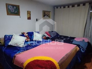 Casa en Venta en Av Segunda Transversal con Central Gonzalez.