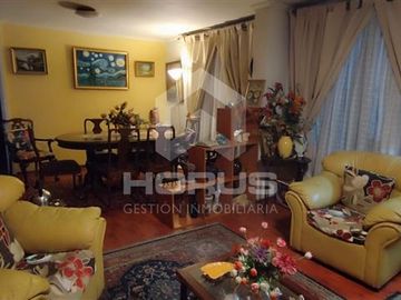 Casa en Venta en Av Segunda Transversal con Central Gonzalez.