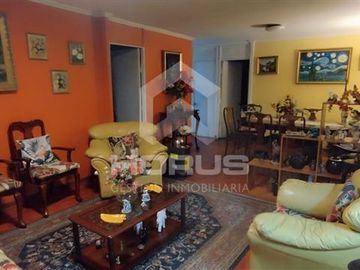 Casa en Venta en Av Segunda Transversal con Central Gonzalez.