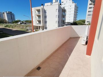 DEPARTAMENTO EN VENTA A MTS. DEL MAR