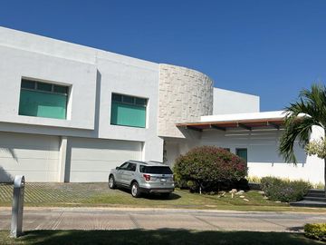 Excelente Casa en Venta, totalmente amueblada y equipada