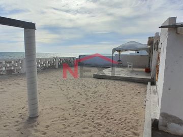 CASA A ORILLA DE PLAYA EN VENTA EN LAS BOCAS, SONORA.