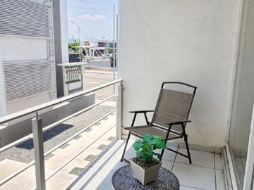 Departamento en venta sobre Boulevard Peña Flor, Albrerca, Seguridad