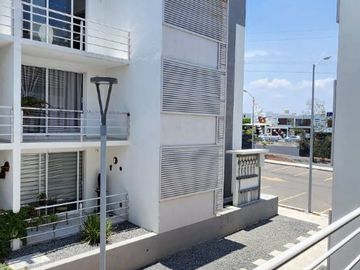 Departamento en venta sobre Boulevard Peña Flor, Albrerca, Seguridad