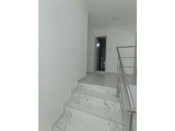Espectacular casa NUEVA en 20 de octubre - Via Bonda