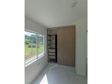 Espectacular casa NUEVA en 20 de octubre - Via Bonda