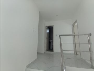 Espectacular casa NUEVA en 20 de octubre - Via Bonda