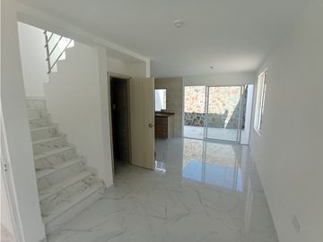 Proyecto conjunto cerrado espectacular casa  20 de octubre - Via Bonda