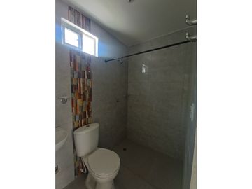 Proyecto conjunto cerrado espectacular casa  20 de octubre - Via Bonda