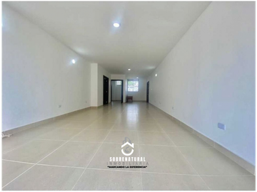 Venta de Amplio Apartamento en Piso 6, Rodadero.