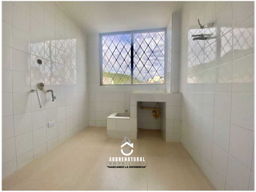 Venta de Amplio Apartamento en Piso 6, Rodadero.