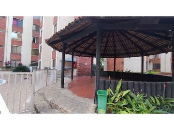 SE VENDE APARTAMENTO EN EL C.R COLSEGUROS EN CALI