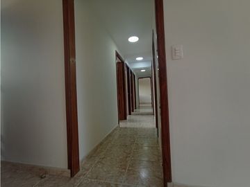 SE VENDE APARTAMENTO EN EL C.R COLSEGUROS EN CALI