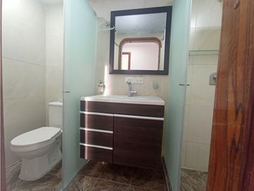 SE VENDE APARTAMENTO EN EL C.R COLSEGUROS EN CALI