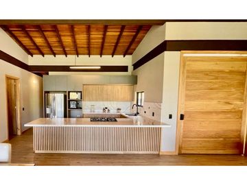 VENDO HERMOSA CASA EN MONTESERENO  REFUGIO CAMPESTRE EL RETIRO