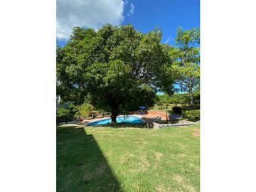 Preciosa cabaña de 5000m2 de terreno, sector bonda-masinga