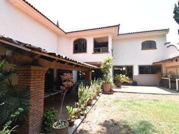 CASA EN VENTA EN AZALEAS