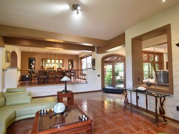 CASA EN VENTA EN AZALEAS