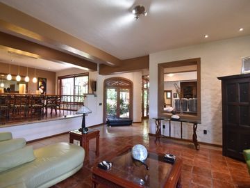 CASA EN VENTA EN AZALEAS