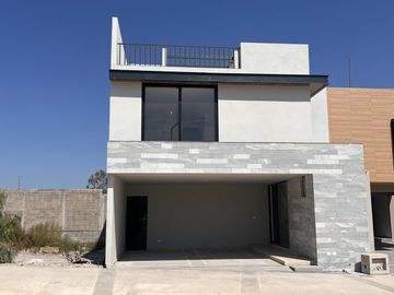 CASA JA-3 PRIVADA ALTO LAGO (PREVENTA)