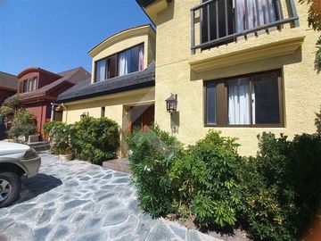Casa en Venta en Av Pedro Fontova - Av El Carmen