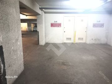 Estacionamiento en Venta en Av. Irarrazabal / Los Tres Antonios