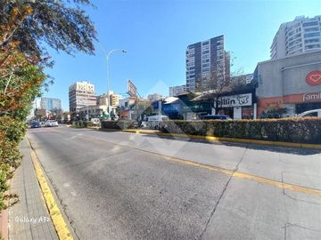 Estacionamiento en Venta en Av. Irarrazabal / Los Tres Antonios