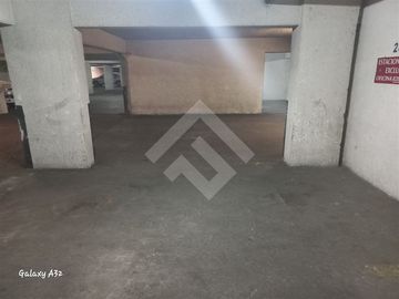 Estacionamiento en Venta en Av. Irarrazabal / Los Tres Antonios