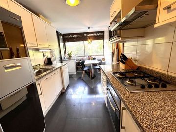 Departamento en Venta en Americo Vespucio -Candelaria Goyenechea