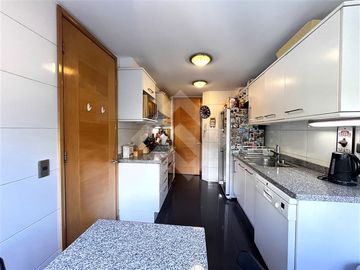Departamento en Venta en Americo Vespucio -Candelaria Goyenechea