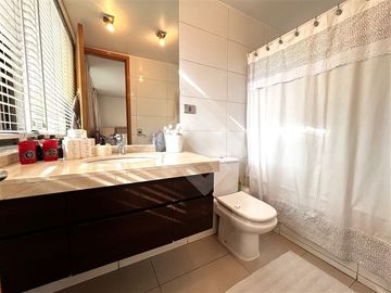 Departamento en Venta en Americo Vespucio -Candelaria Goyenechea