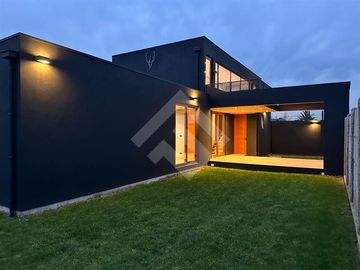 Casa en Venta en Valle la reserva con Coronel Cruz