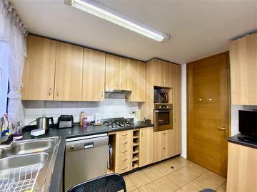 Casa en Venta en VALENZUELA PUELMA NICANOR PLAZA
