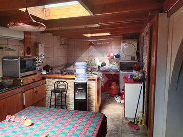 Casa en Venta en Rojas Magallanes / Jardin Alto