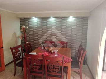 Casa en Venta en Rojas Magallanes / Jardin Alto