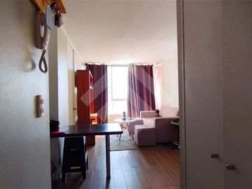 Departamento en Venta en Calle Santa Petronila a pocos metros del metro Las Rejas