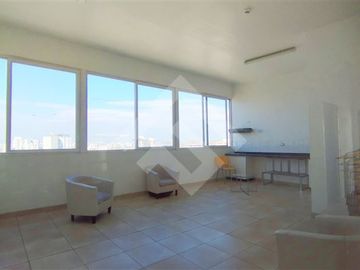 Departamento en Venta en Calle Santa Petronila a pocos metros del metro Las Rejas